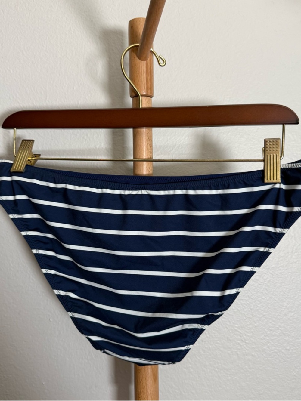 Vineyard Vines Navy Blue & White Striped Swimsuit 2 Pieces Set Women’s Size XS/S - Picture 5 of 6